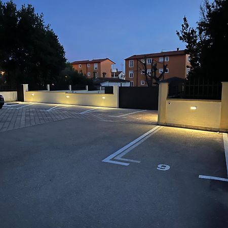 מדולין Apartments Igor מראה חיצוני תמונה