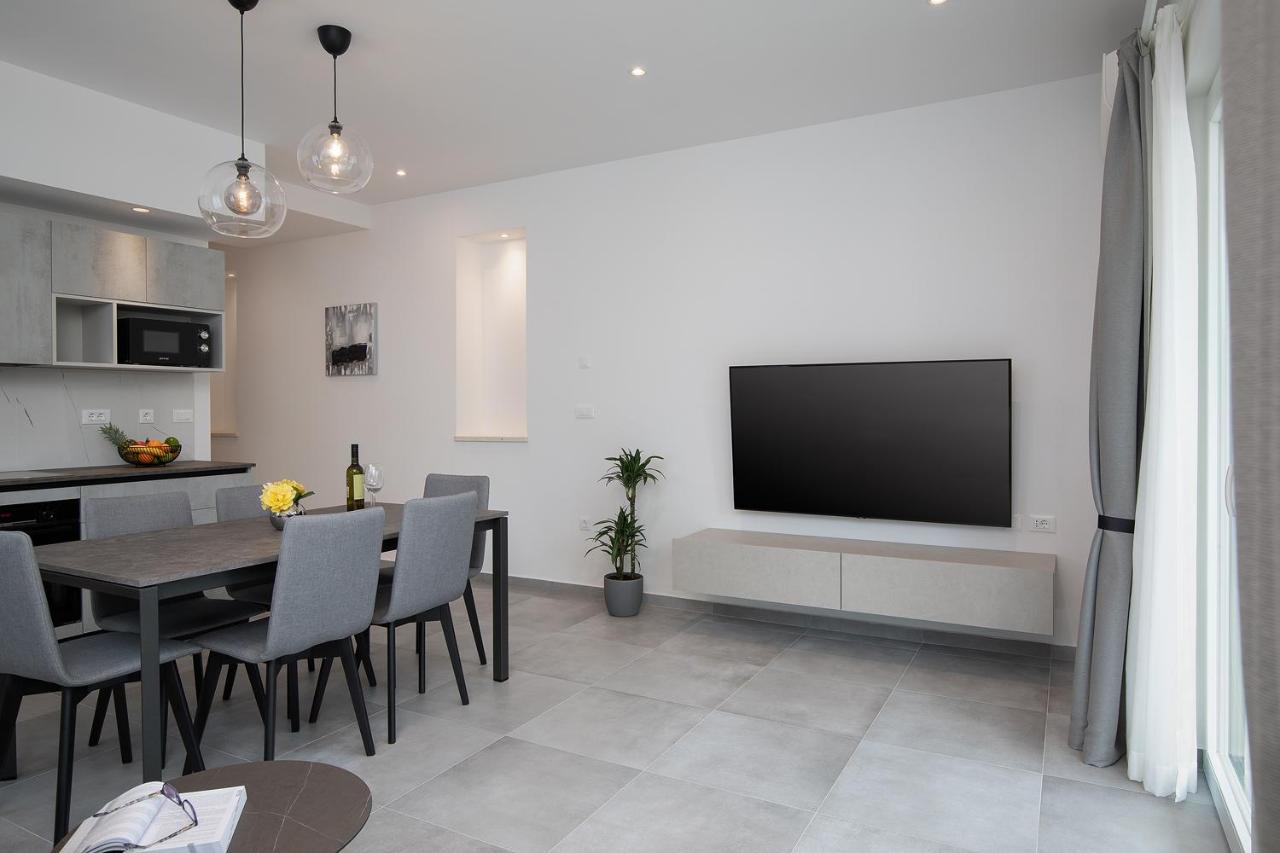 מדולין Apartments Igor מראה חיצוני תמונה