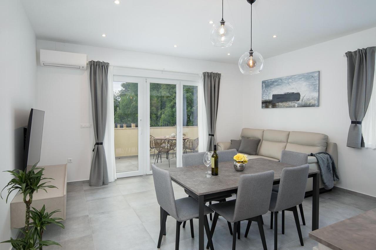 מדולין Apartments Igor מראה חיצוני תמונה