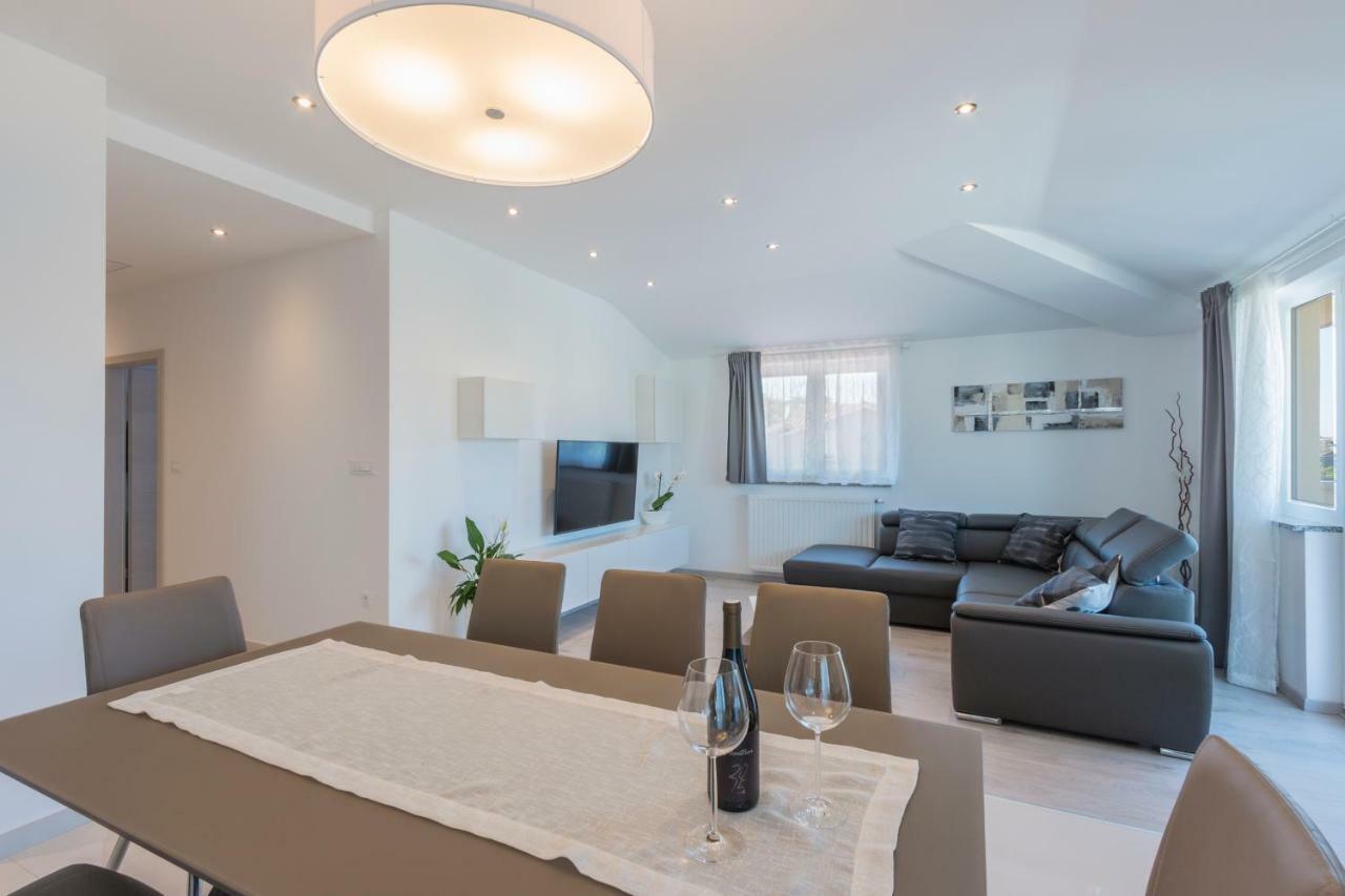 מדולין Apartments Igor מראה חיצוני תמונה