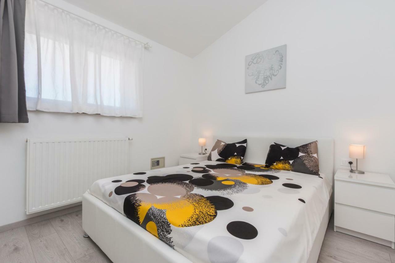 מדולין Apartments Igor מראה חיצוני תמונה