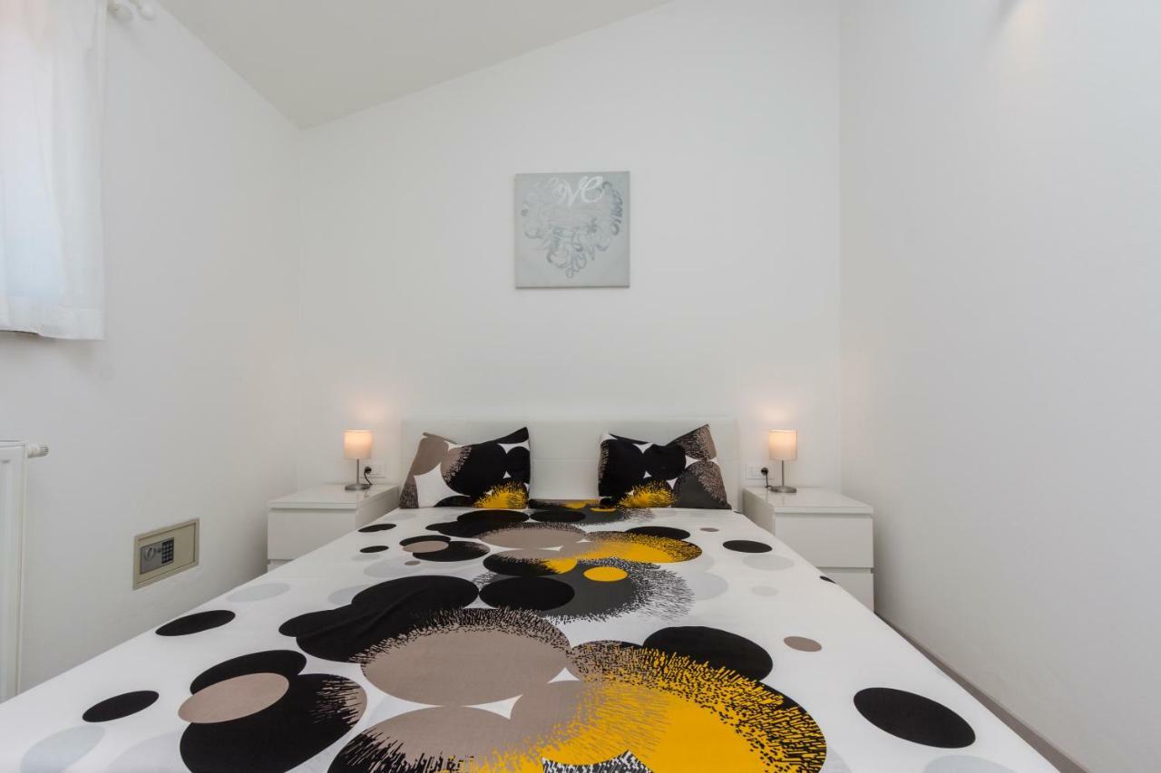 מדולין Apartments Igor מראה חיצוני תמונה