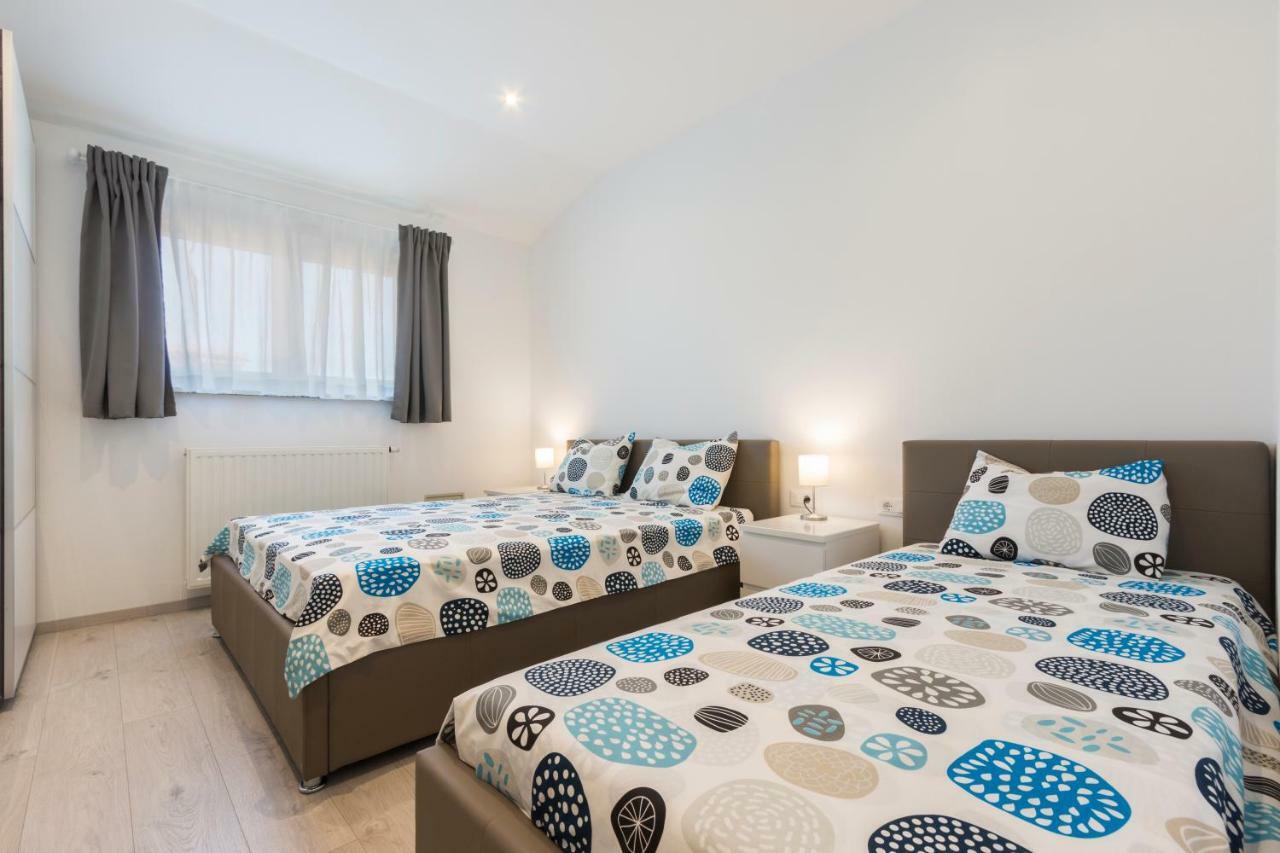 מדולין Apartments Igor מראה חיצוני תמונה